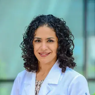 Dra Laura Patricia Espinosa Morett del Centro Médico Saludora, especialista en Otorrinolaringología y Cirugía de cabeza y cuello