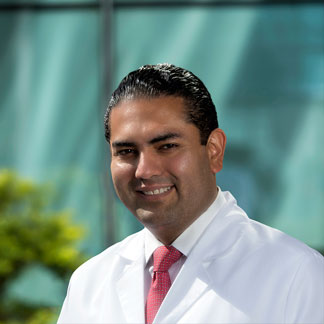 Dr. Eduardo Fernández Campuzano