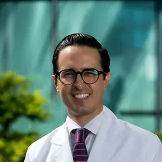 Dr Juan Francisco Molina López del Centro Médico Saludora, especialista en Cirugía General