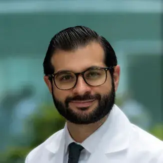 Dr Alonso Turrent Carriles del Centro Médico Saludora, especialista en Reumatología