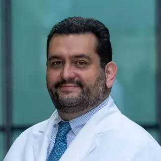 Dr Pablo Lezama Del Valle del Centro Médico Saludora, especialista en Cirugía Pediátrica