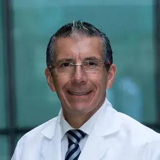 Dr Alejandro Bolio Cerdán del Centro Médico Saludora, especialista en Cirugía Cardíaca Pediátrica