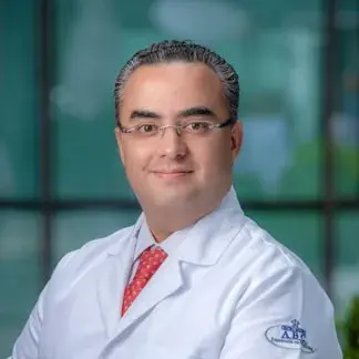 Dr José Carlos Romo Vázquez del Centro Médico Saludora, especialista en Nefrología Pediátrica