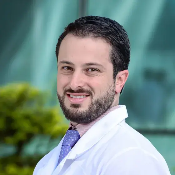 Dr Ariel Shuchleib Cung del Centro Médico Saludora, especialista en Cirugía General