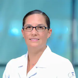 Dra Alejandra Cicero Lebrija del Centro Médico Saludora, especialista en Cirugía General