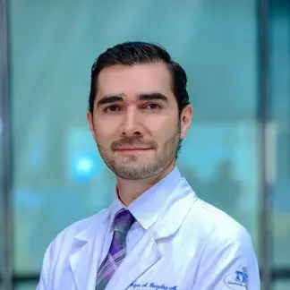 Dr Edgar Agustín González Macedo del Centro Médico Saludora, especialista en Cirugía General
