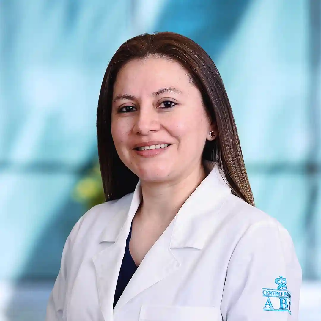Dra Yadira Berenice Melchor Vidal del Centro Médico Saludora, especialista en Oncología Pediátrica