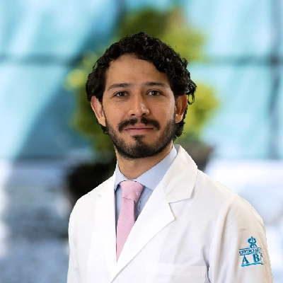 Dr Antonio Oropeza Orozco del Centro Médico Saludora, especialista en Cirugía General
