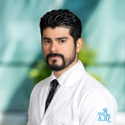 Dr Jorge Carlos Valladares García del Centro Médico Saludora, especialista en Medicina Interna