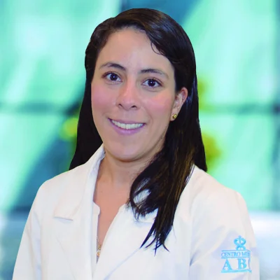Dra Sahara Hurtado Gómez del Centro Médico Saludora, especialista en Cirugía General