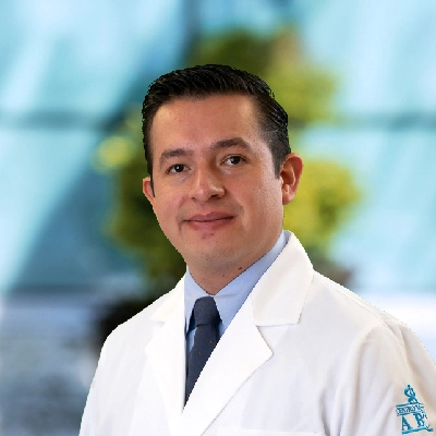 Dr Alejandro Noguez Ramos del Centro Médico Saludora, especialista en Oncología Medica