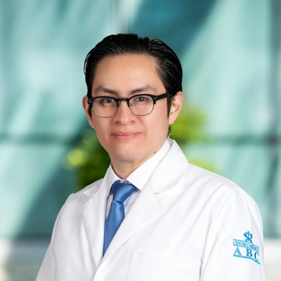 Dr Andrés González Ortiz del Centro Médico Saludora, especialista en Pediatría