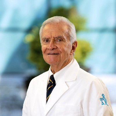 Dr Aquiles Rafael Ayala Ruiz del Centro Médico Saludora, especialista en Endocrinología