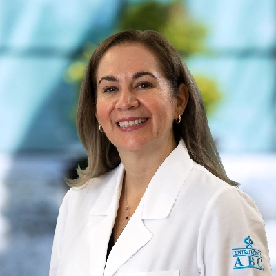 Dra María Elena Cassaigne Guasco del Centro Médico Saludora, especialista en Cardiología Clínica