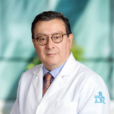Dr Roberto Castañeda Gaxiola del Centro Médico Saludora, especialista en Cirugía General