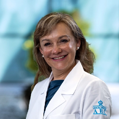 Dra Yazmín Amelia Chirino Barceló del Centro Médico Saludora, especialista en Pediatría
