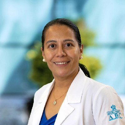 Dra Berenice Domínguez Zarco del Centro Médico Saludora, especialista en Oftalmología