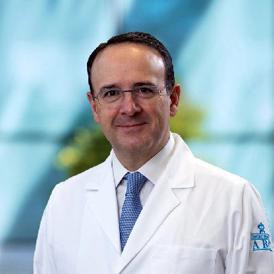 Dr Abelardo Errejon Díaz del Centro Médico Saludora, especialista en Urología
