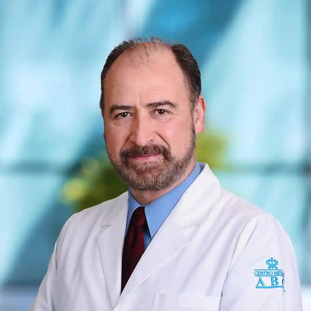 Dr Francisco José Gallardo Ollervides del Centro Médico Saludora, especialista en Otorrinolaringología y Cirugía de cabeza y cuello