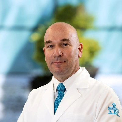 Dr Ulises García González from Saludora Medical Center., especialista en 