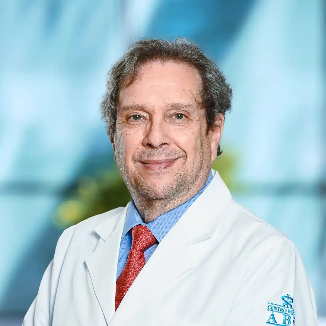Dr Isaac Grinberg Appel del Centro Médico Saludora, especialista en Urología