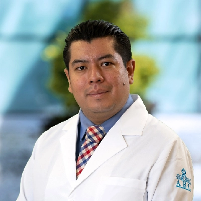Dr Carlos Manzano Aquiahuatl del Centro Médico Saludora, especialista en Comunicación, Audiología, Otoneurología y Foniatría