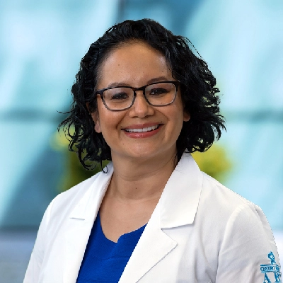 Dra Mayra Cecilia Martínez Mallén del Centro Médico Saludora, especialista en Psiquiatría Adultos