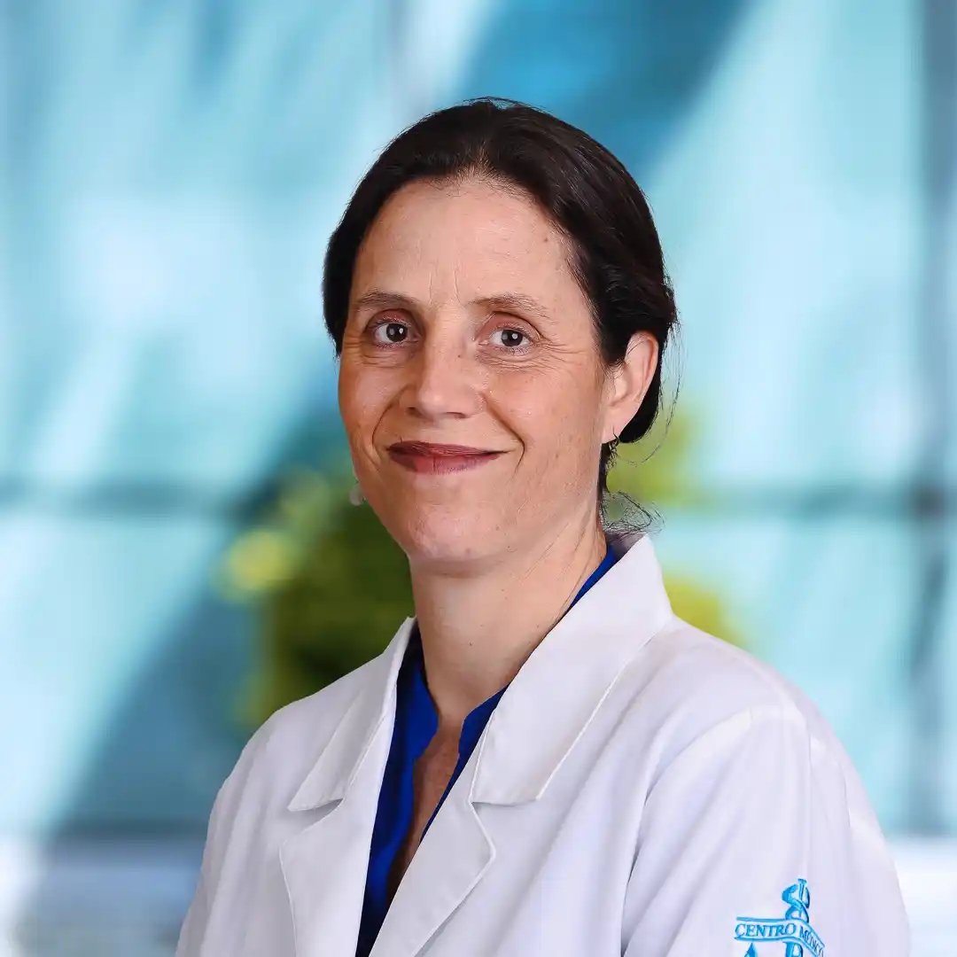 Dra Lorenza Martínez Gallardo Prieto del Centro Médico Saludora, especialista en Geriatría