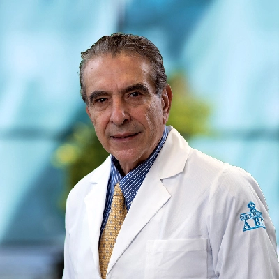 Dr Alfredo Raúl Rodolfo Morayta Ramírez Corona del Centro Médico Saludora, especialista en Pediatría