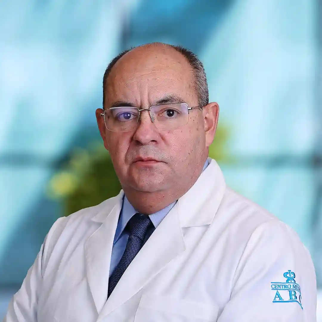 Dr Francisco Moreno Sánchez del Centro Médico Saludora, especialista en Infectología
