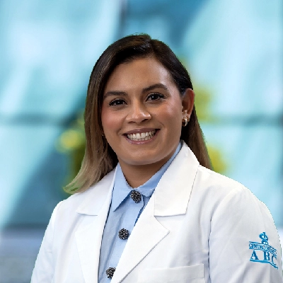 Dra Aleyda Muñoz García del Centro Médico Saludora, especialista en Anestesiología