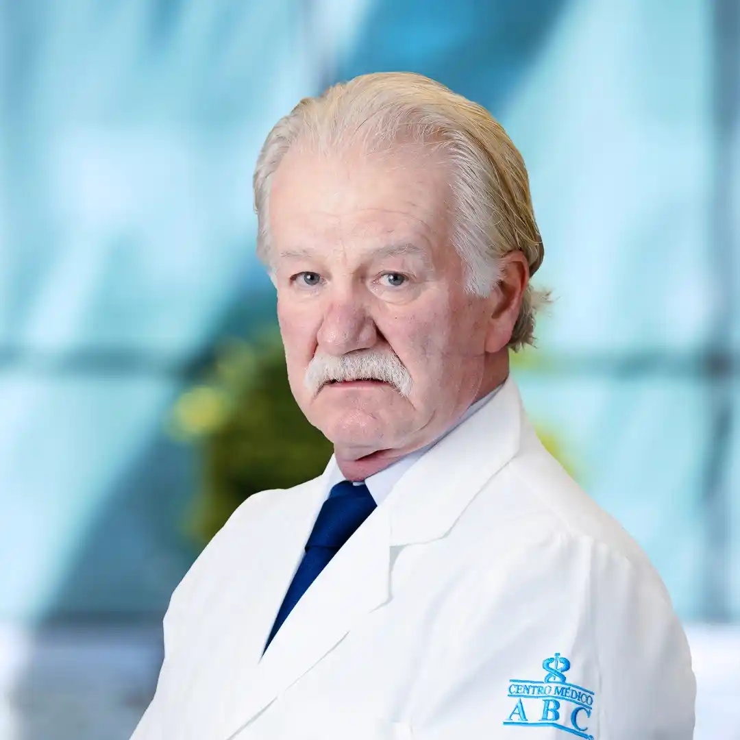Dr Francisco Pascual Navarro Reynoso del Centro Médico Saludora, especialista en Neumología