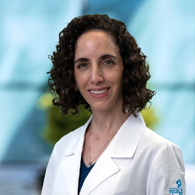 Dra Yvette Neme Yunes del Centro Médico Saludora, especialista en Hematología