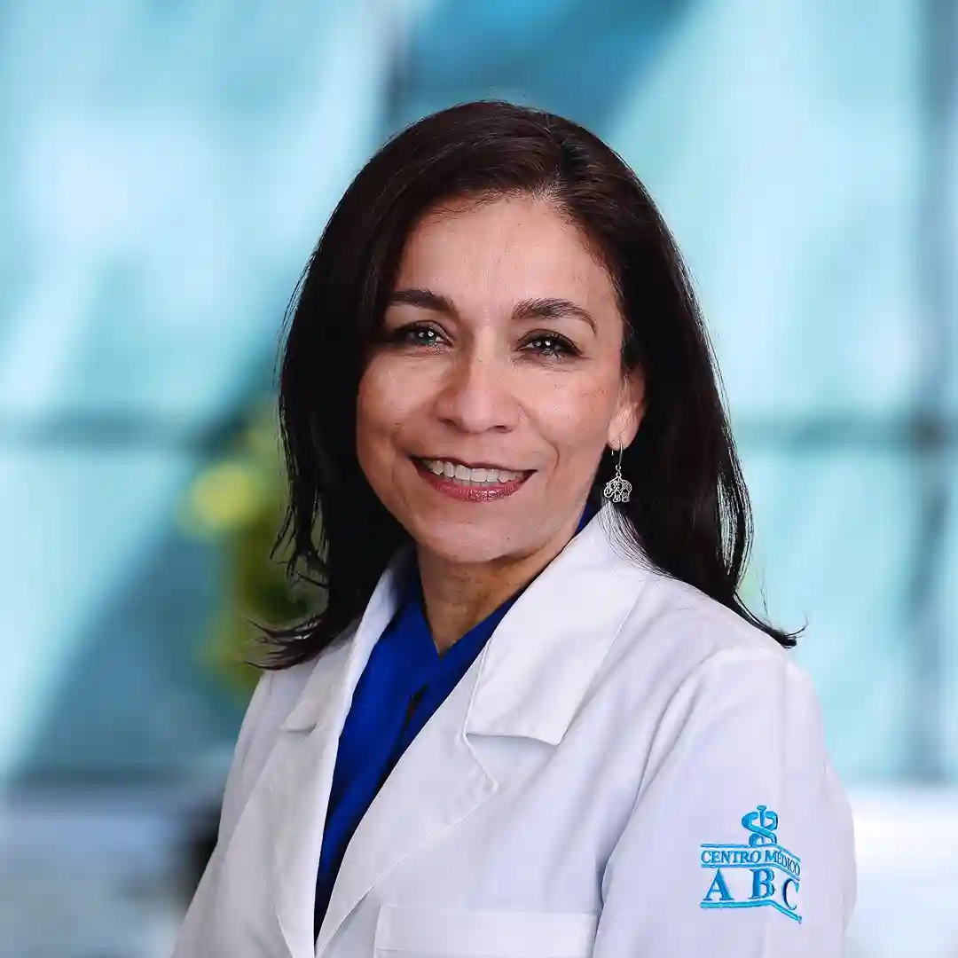 Dra Irán Roldán de la O del Centro Médico Saludora, especialista en Geriatría