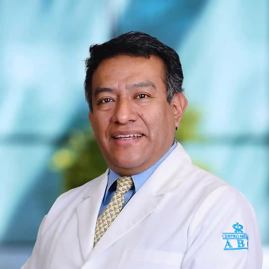 Dr Hugo Alejandro Sánchez Aguilar del Centro Médico Saludora, especialista en Cirugía General