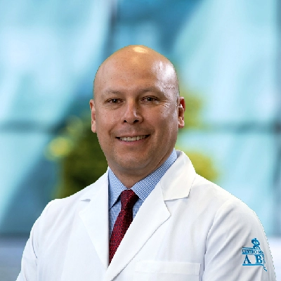 Dr Miguel Ángel Sánchez Pérez del Centro Médico Saludora, especialista en Cirugía General
