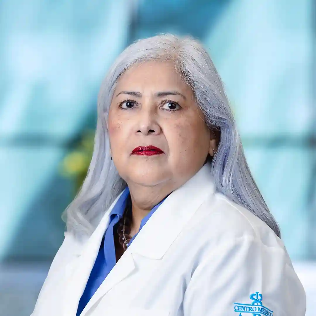 Dra Elizabeth Sánchez Valle del Centro Médico Saludora, especialista en Hematología