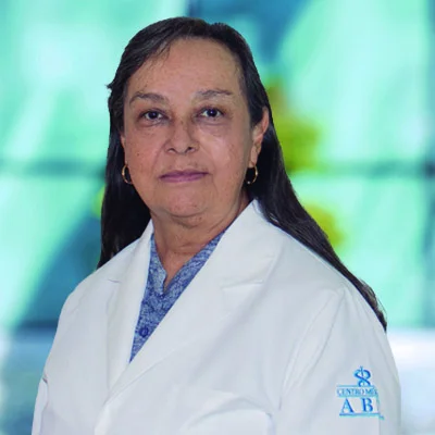 Lic Eva Andrea Belmar Pesch del Centro Médico Saludora, especialista en Psicología