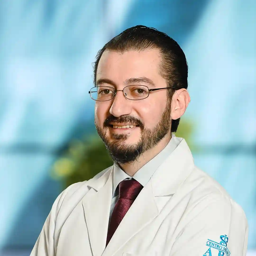 Dr José Alberto Israel Romero Rangel from Saludora Medical Center., especialista en 