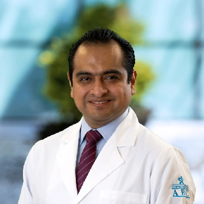 Dr Alejandro Herrera Landero del Centro Médico Saludora, especialista en Geriatría