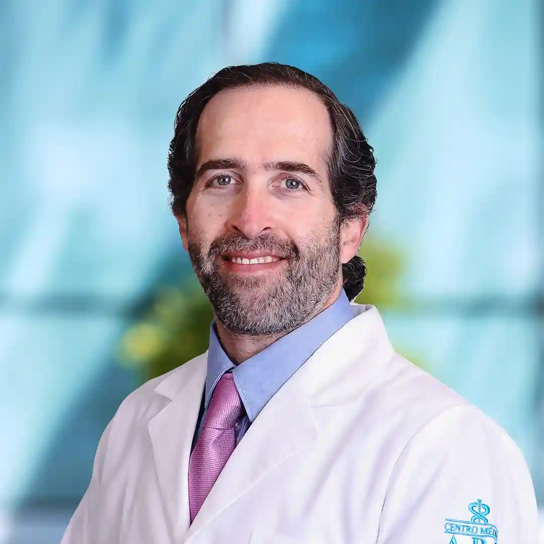 Dr Carlos Fleitman Broder del Centro Médico Saludora, especialista en Oftalmología