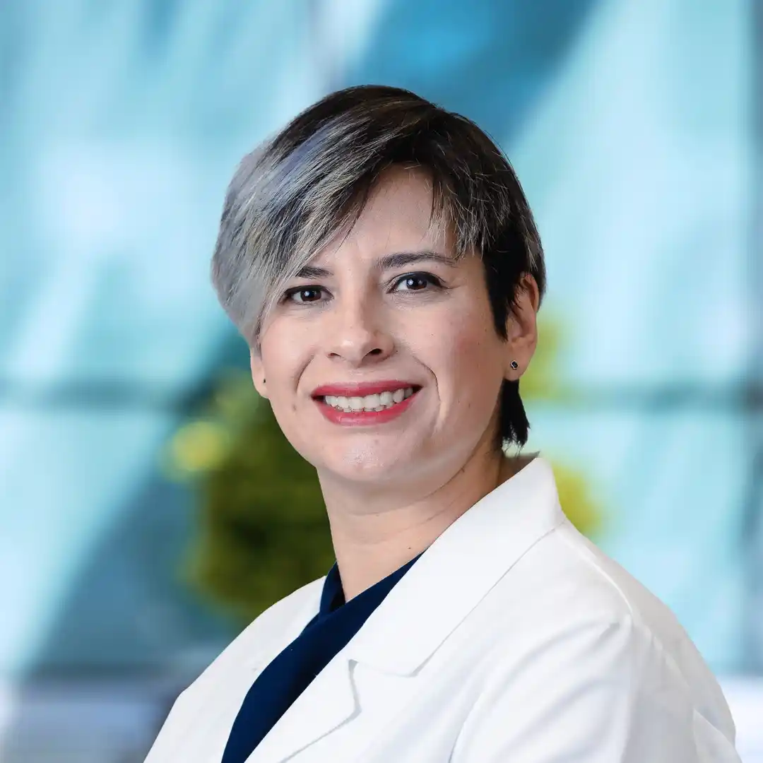 Dra Karla Alejandra Hinojosa Rodríguez del Centro Médico Saludora, especialista en Ginecología y Obstetricia