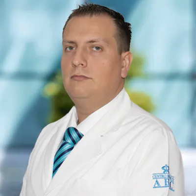 Dr Jesús Gerardo Ponce Cruz del Centro Médico Saludora, especialista en Pediatría