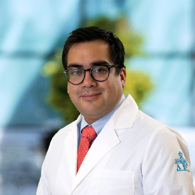 Dr Carlos Ixbalamqué Rodríguez Herrera del Centro Médico Saludora, especialista en Anestesiología