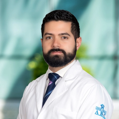 Dr Adib Jorge de Saráchaga del Centro Médico Saludora, especialista en Neurología