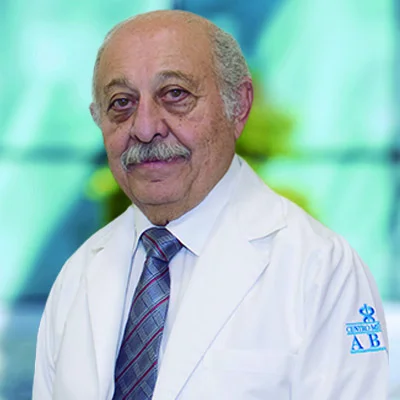 Dr Marcos Jalak Cababie del Centro Médico Saludora, especialista en Cirugía del Aparato Digestivo