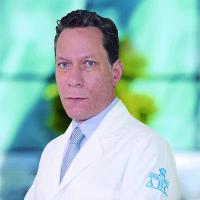 Dr Gonzalo Federico Hagerman Ruiz Galindo del Centro Médico Saludora, especialista en Cirugía General