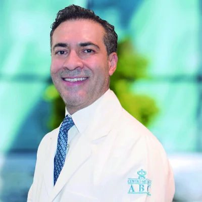 Dr Jesús Adán Cruz Villaseñor del Centro Médico Saludora, especialista en Anestesiología