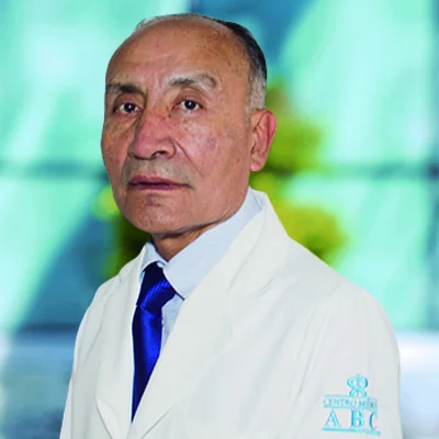 Dr José Antonio García Montes del Centro Médico Saludora, especialista en Cardiología Pediátrica