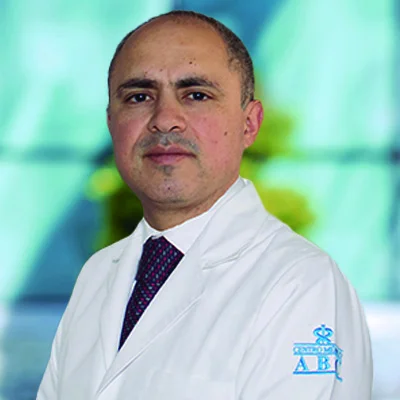 Dr Armando Castillejos Chévez del Centro Médico Saludora, especialista en Oftalmología